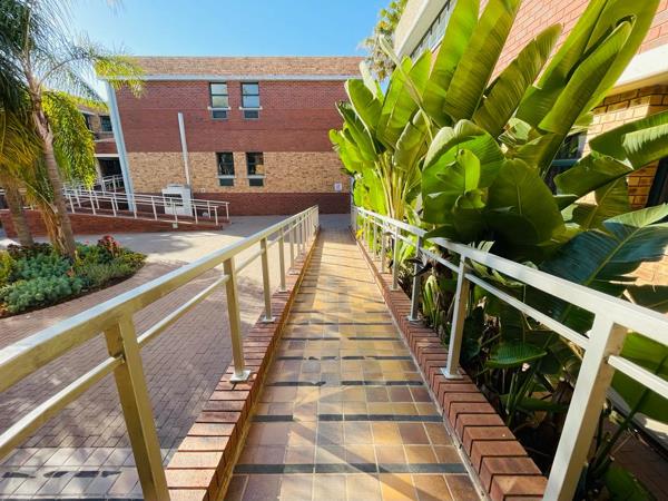 687 m² Commercial space