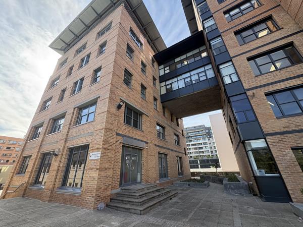 137 m² Commercial space