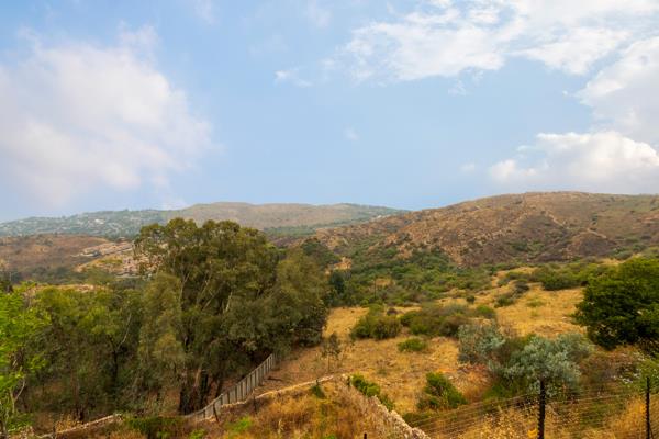 1 726 m² Land