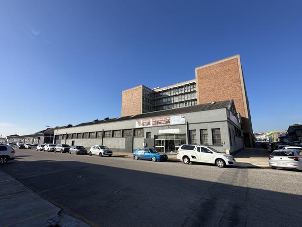 1 100 m² Industrial space