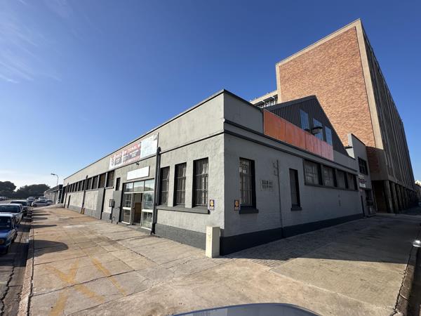 1 100 m² Industrial space