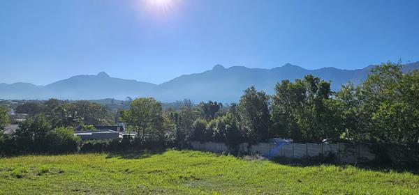 2 140 m² Land