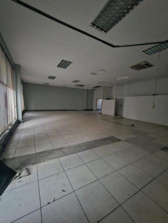 256 m² Commercial space