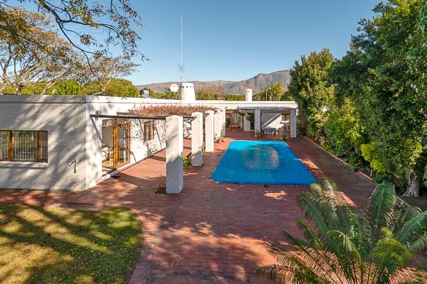 5 Bedroom House