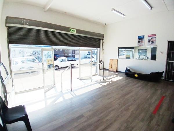 1 100 m² Commercial space
