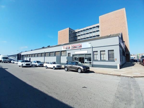 1 100 m² Commercial space
