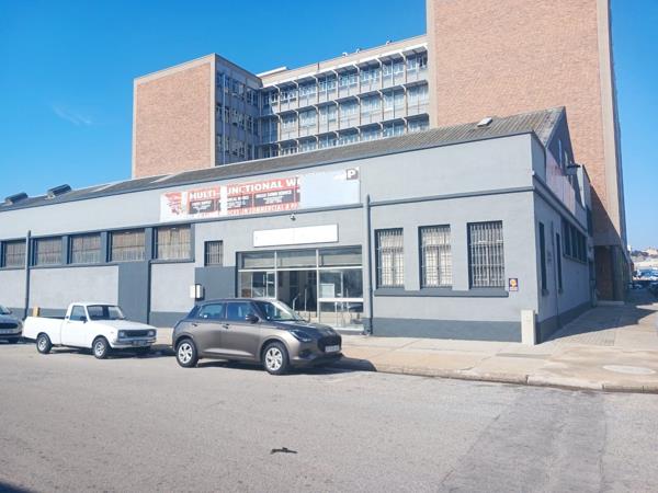 1 100 m² Commercial space