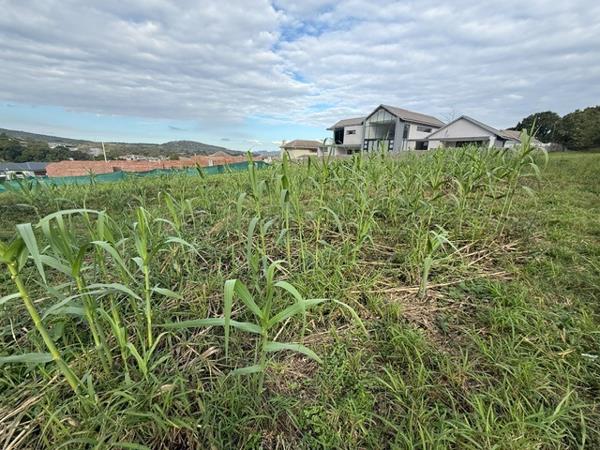 887 m² Land