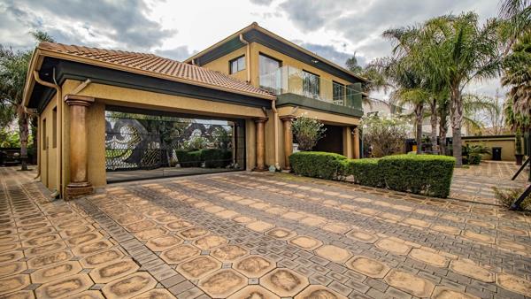 5 Bedroom House
