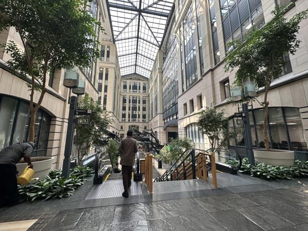 1 295 m² Commercial space