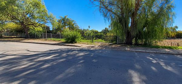 869 m² Land