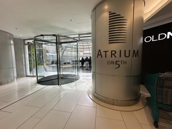1 039 m² Commercial space