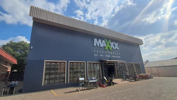1 000 m² Retail Space