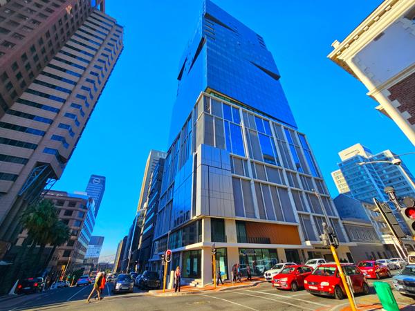 704 m² Commercial space