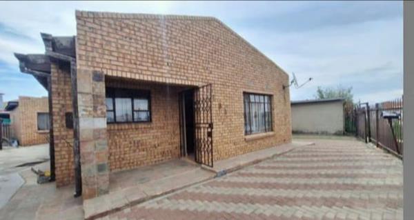 2 Bedroom House