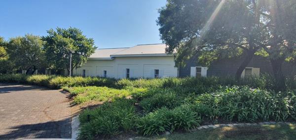 1 332 m² Land