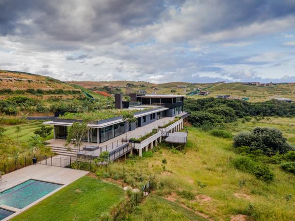 1 414 m² Land