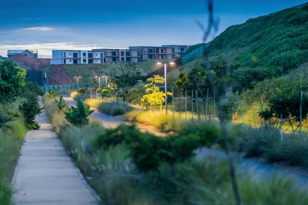 1 823 m² Land