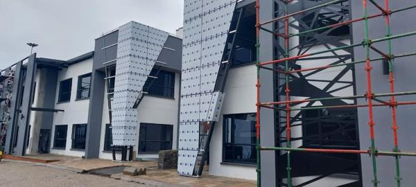 1 374 m² Commercial space