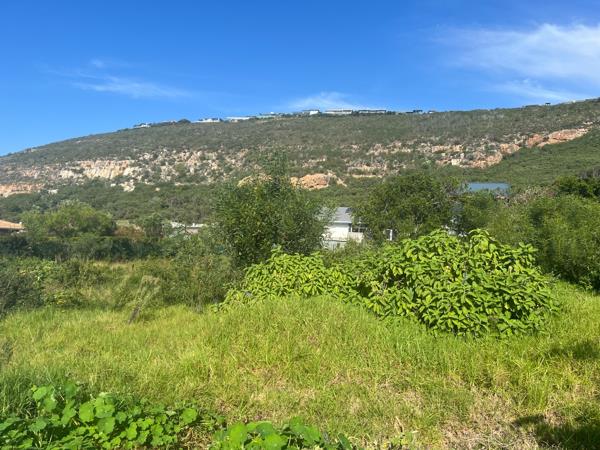 736 m² Land