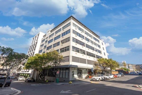 350 m² Office Space