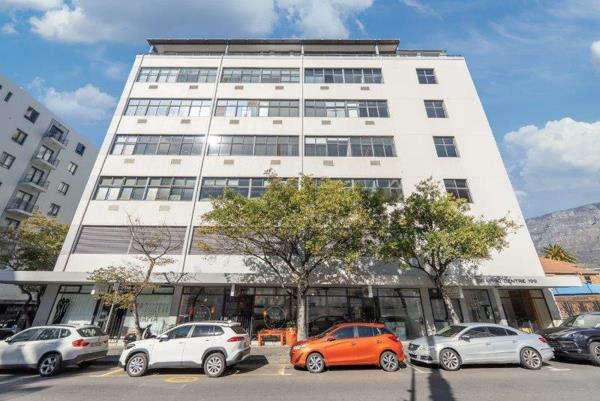 350 m² Office Space