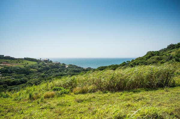 1 672 m² Land