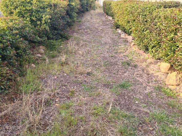 1 104 m² Land