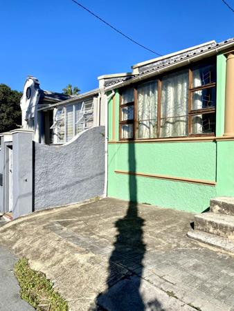 6 Bedroom House