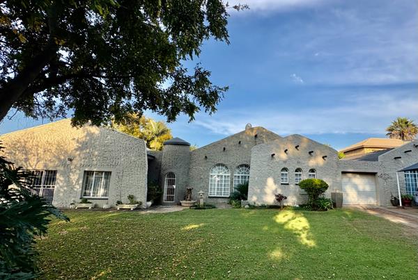 6 Bedroom House