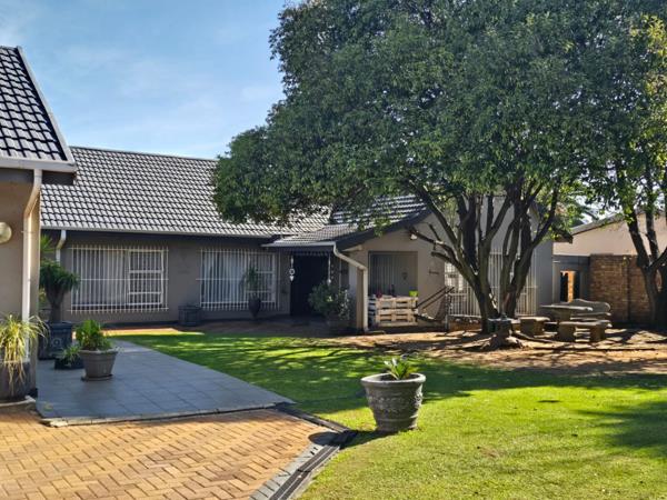 6 Bedroom House