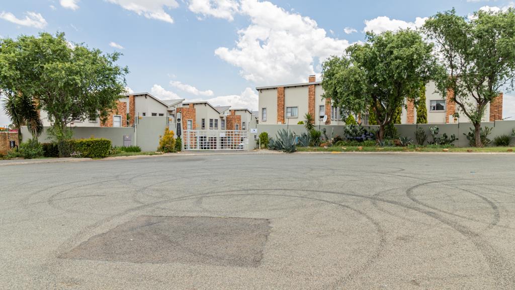 3 Bedroom Townhouse