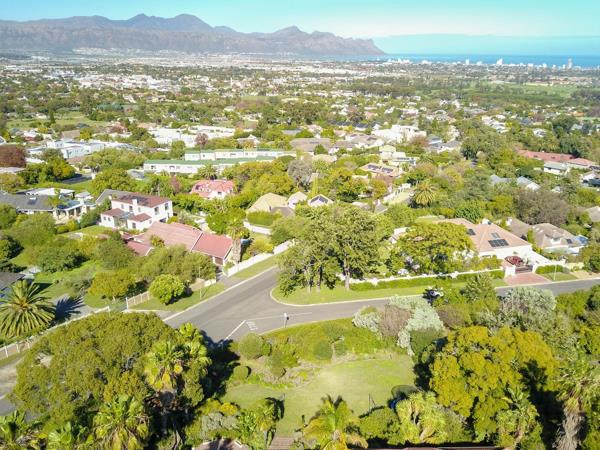 951 m² Land