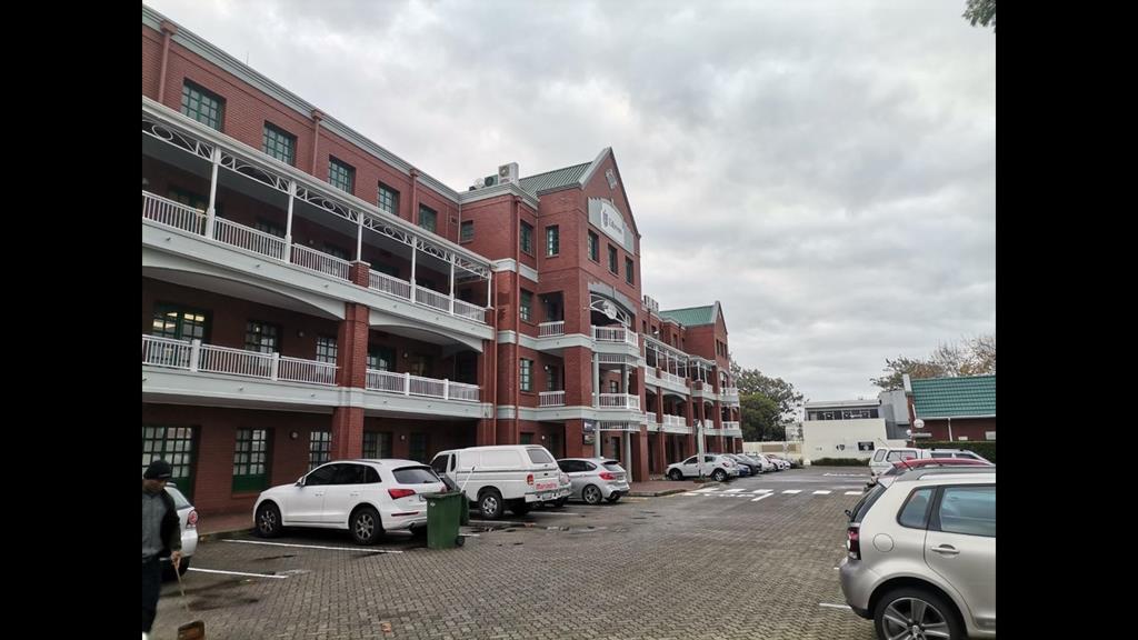 124 m² Office Space
