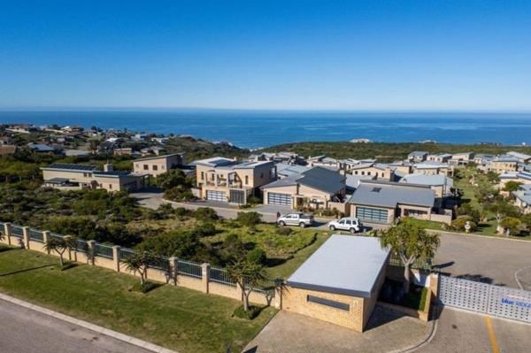 480 m² Land