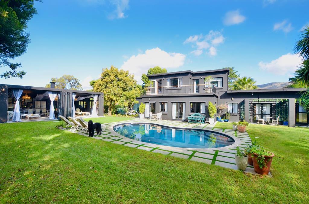 5 Bedroom House