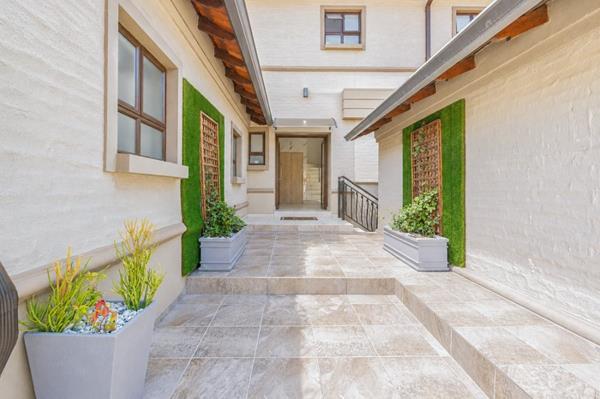 4 Bedroom House
