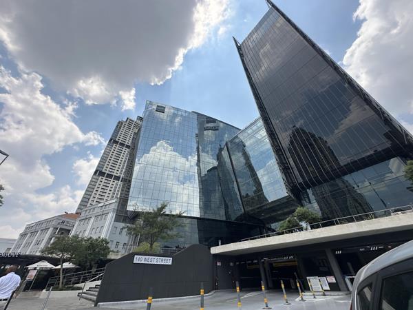 300 m² Commercial space