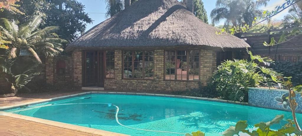 9 Bedroom, Bed and Breakfast