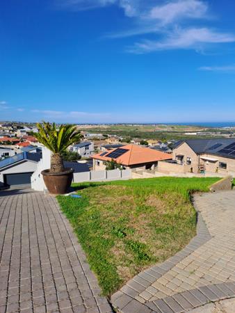 573 m² Land