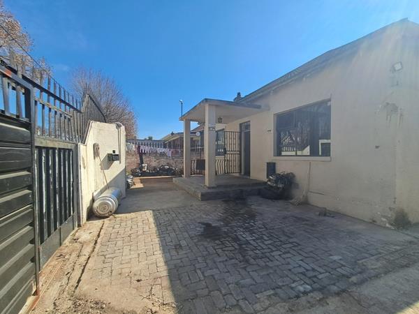 6 Bedroom House