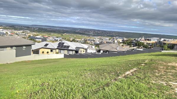 593 m² Land
