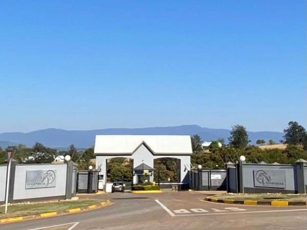 3 279 m² Land
