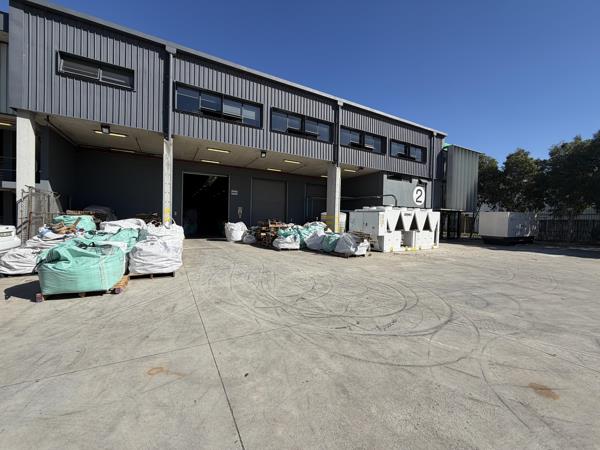 2 305 m² Industrial space