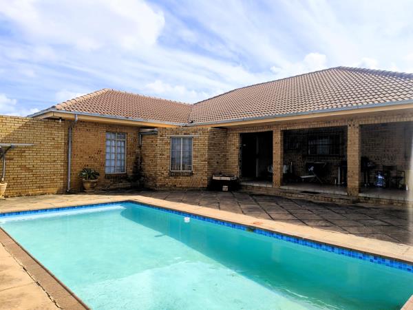 8.6 ha Smallholding