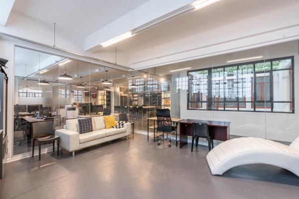 350 m² Office Space
