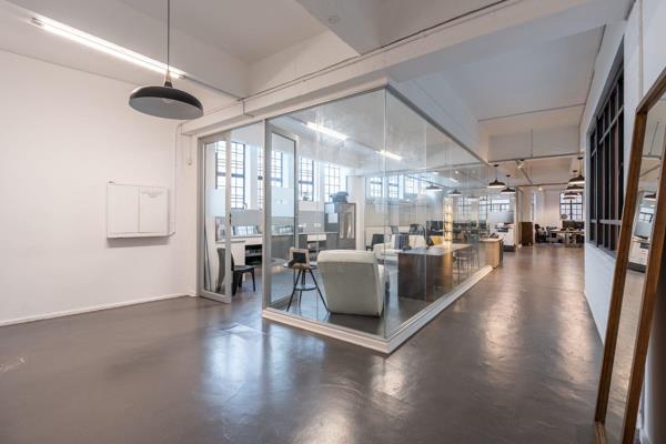 350 m² Office Space