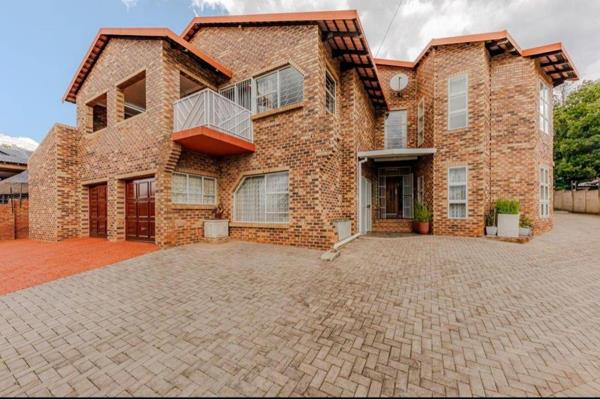 5 Bedroom House