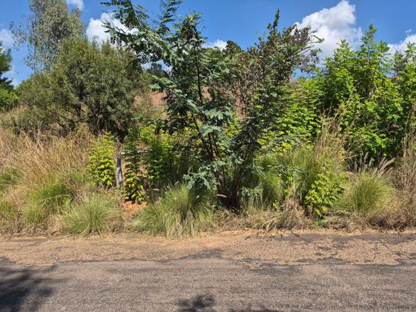 1 555 m² Land