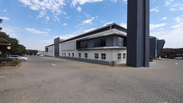 586 m² Commercial space
